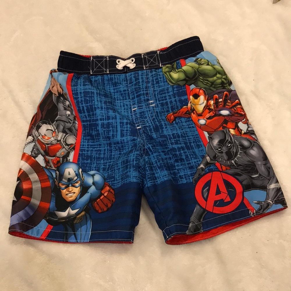 MARVEL SWIM SHORTS SIZE 5T